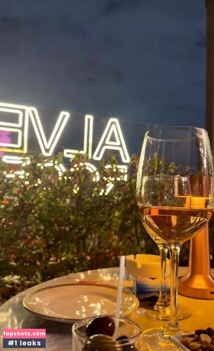 micaela.ts gallery photo #3