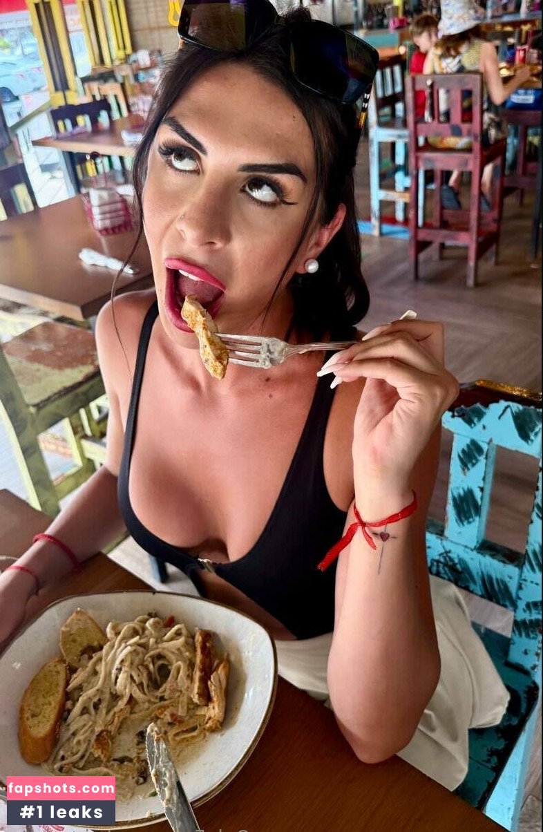 micaela.ts gallery photo #29