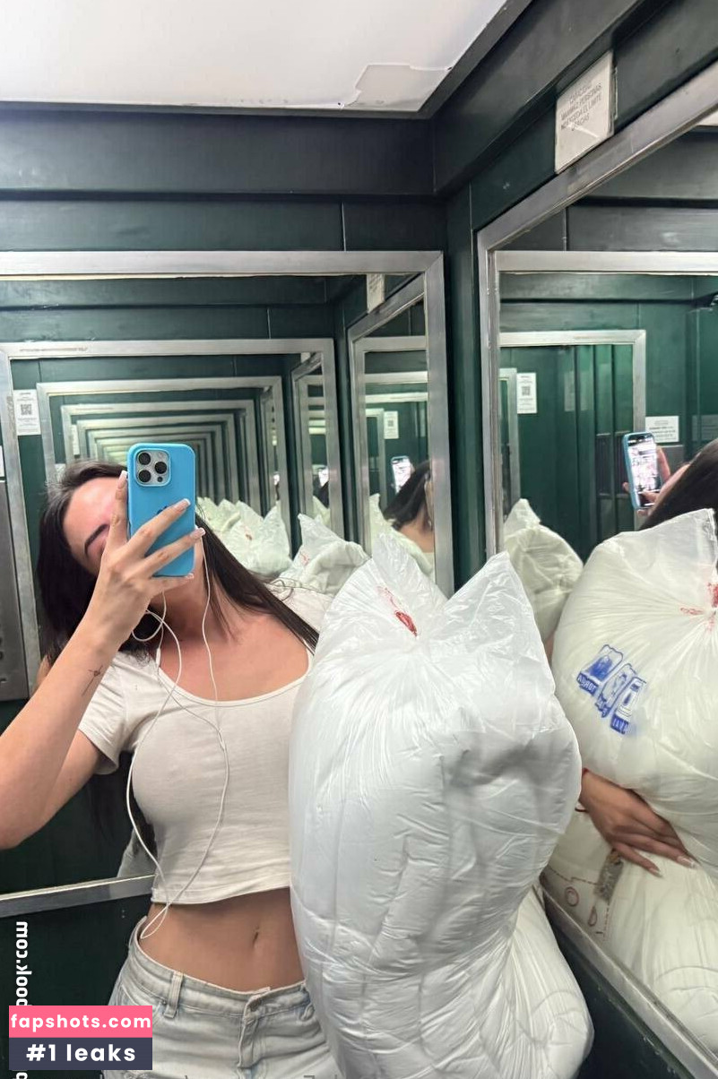 micaelaa.xxx Filtración Desnuda OnlyFans Foto #20 - Fapshots