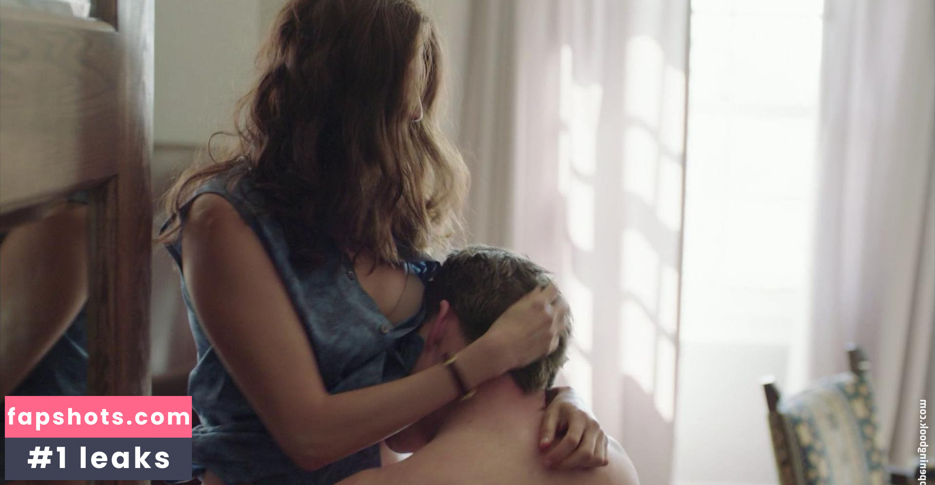 Michaela Watkins gallery photo #13