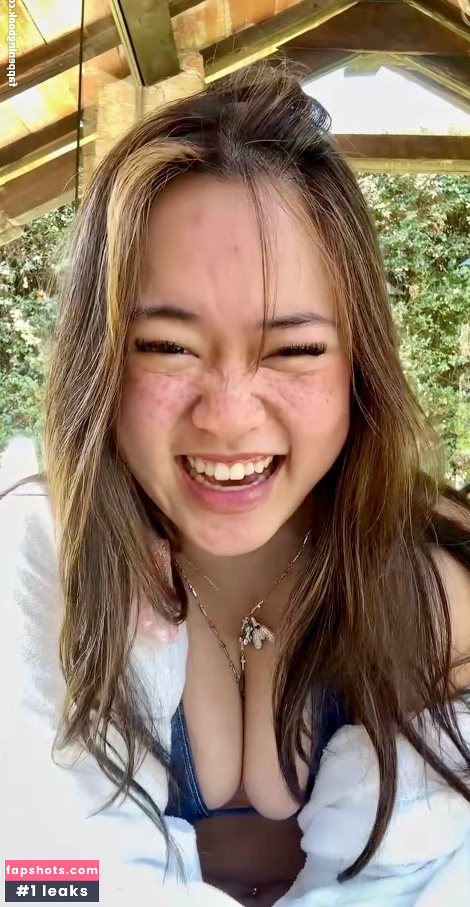 Michelahan gallery photo #3