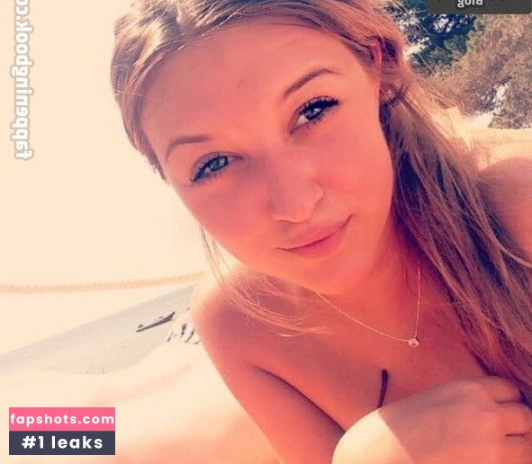 Michele Lacroix gallery photo #3