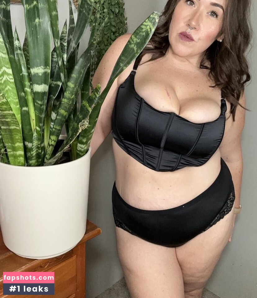 Michele Moon Filtración Desnuda OnlyFans Foto #2 - Fapshots