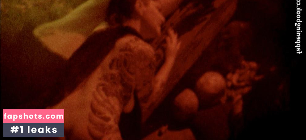 Michelle Aston nude babe gallery