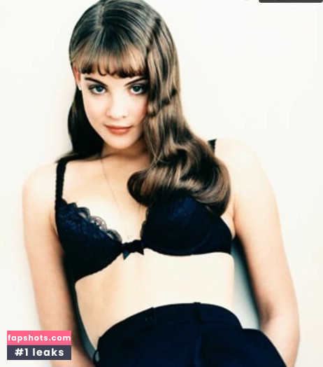 Michelle Behennah nude babe gallery