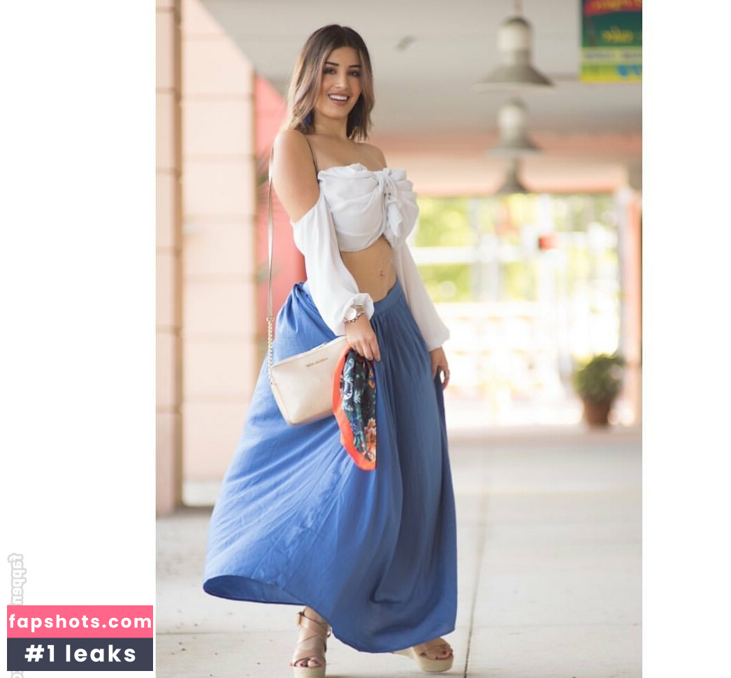 Michelle Benitez gallery photo #16