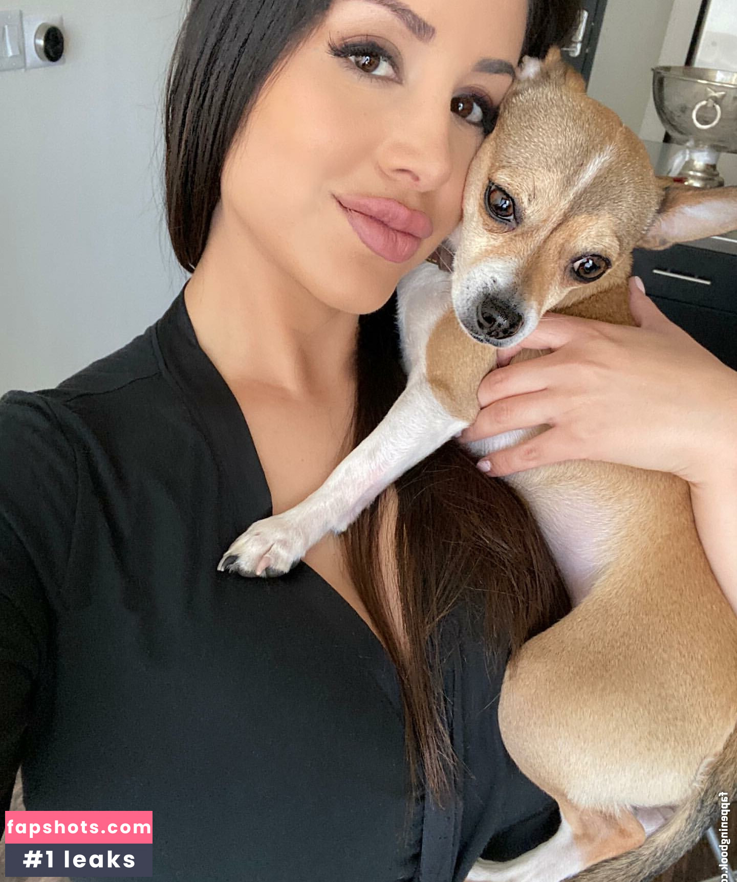 Michelle Benitez gallery photo #5