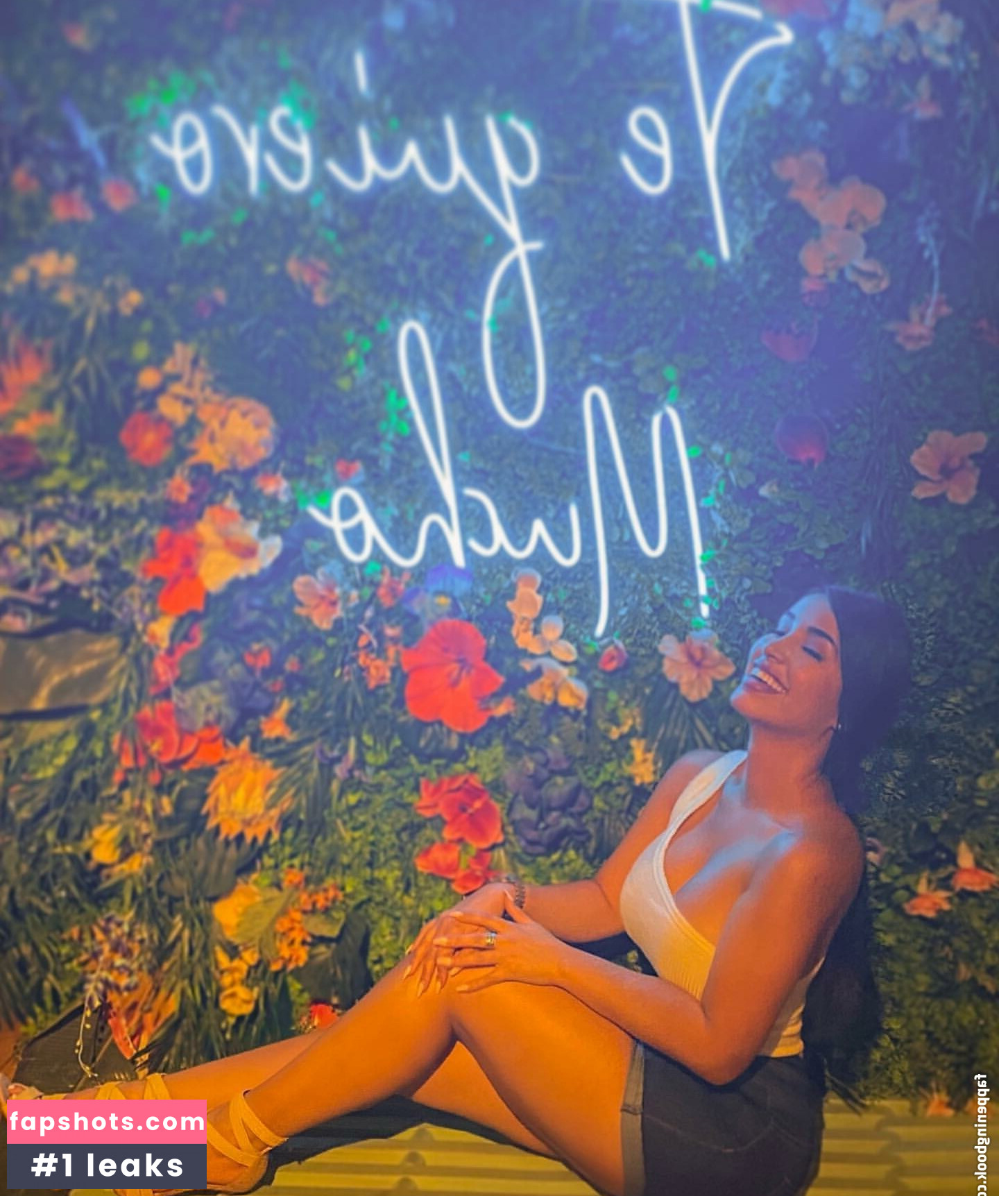 Michelle Benitez gallery photo #8