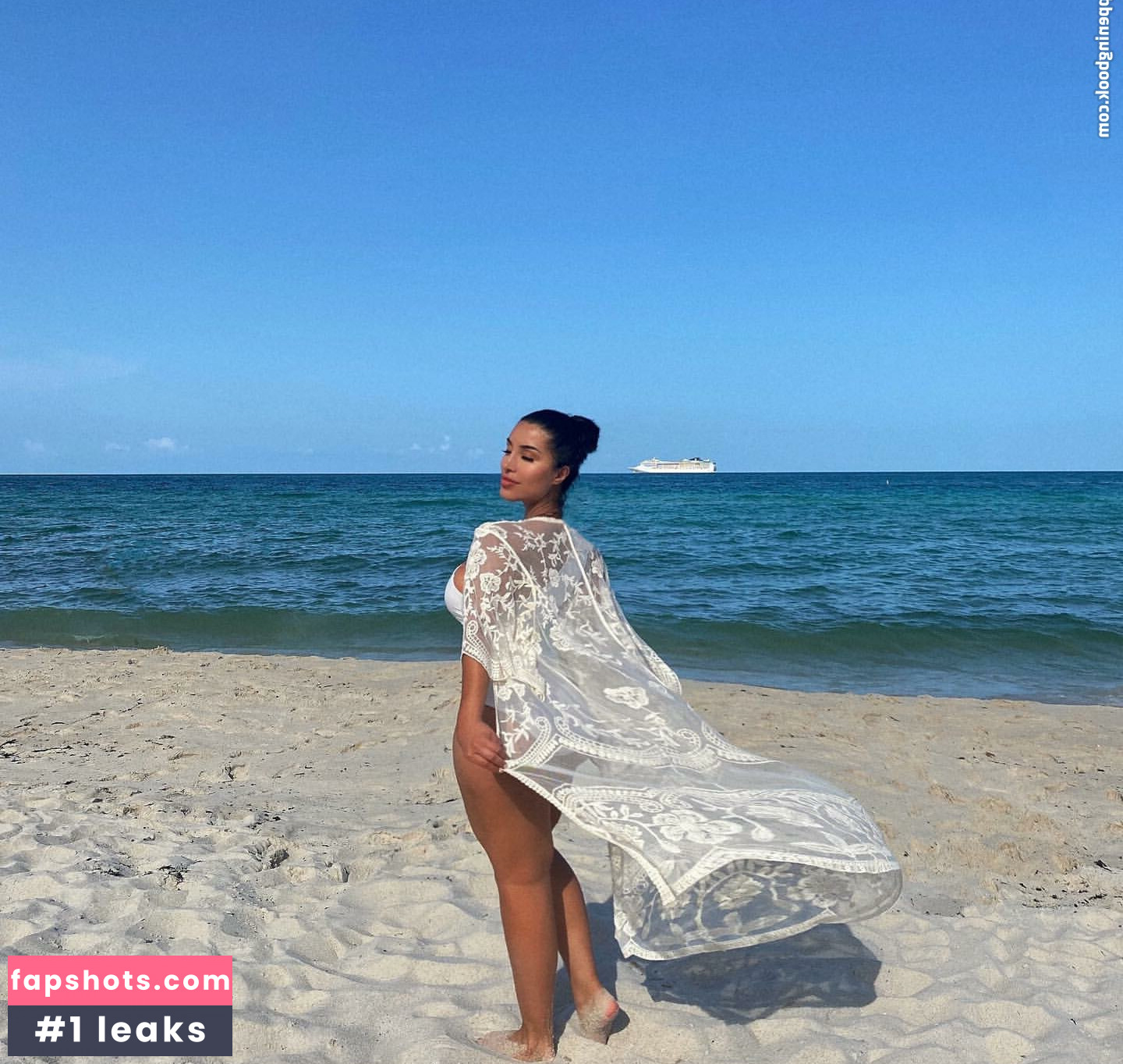 Michelle Benitez gallery photo #9