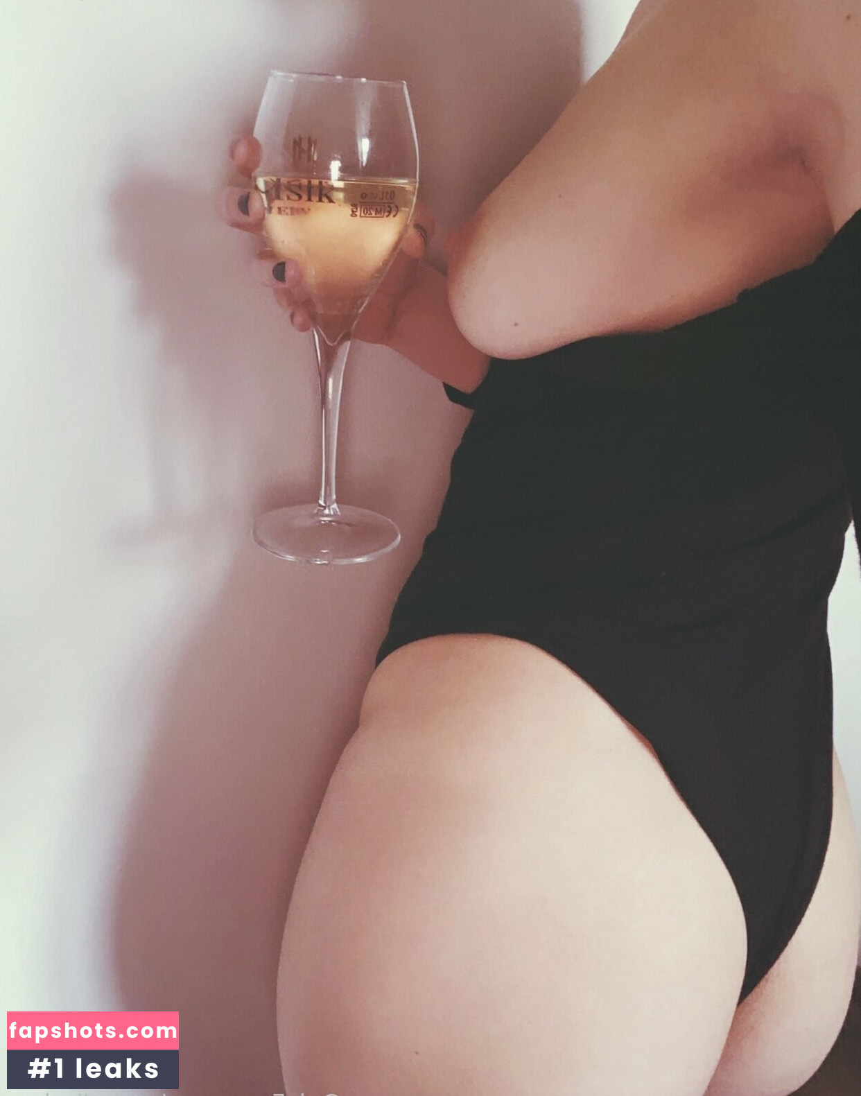 Michelle Bon gallery photo #15