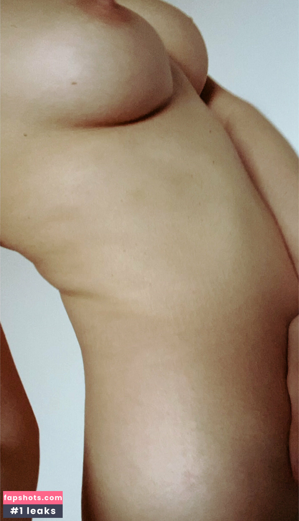 Michelle Bon gallery photo #22