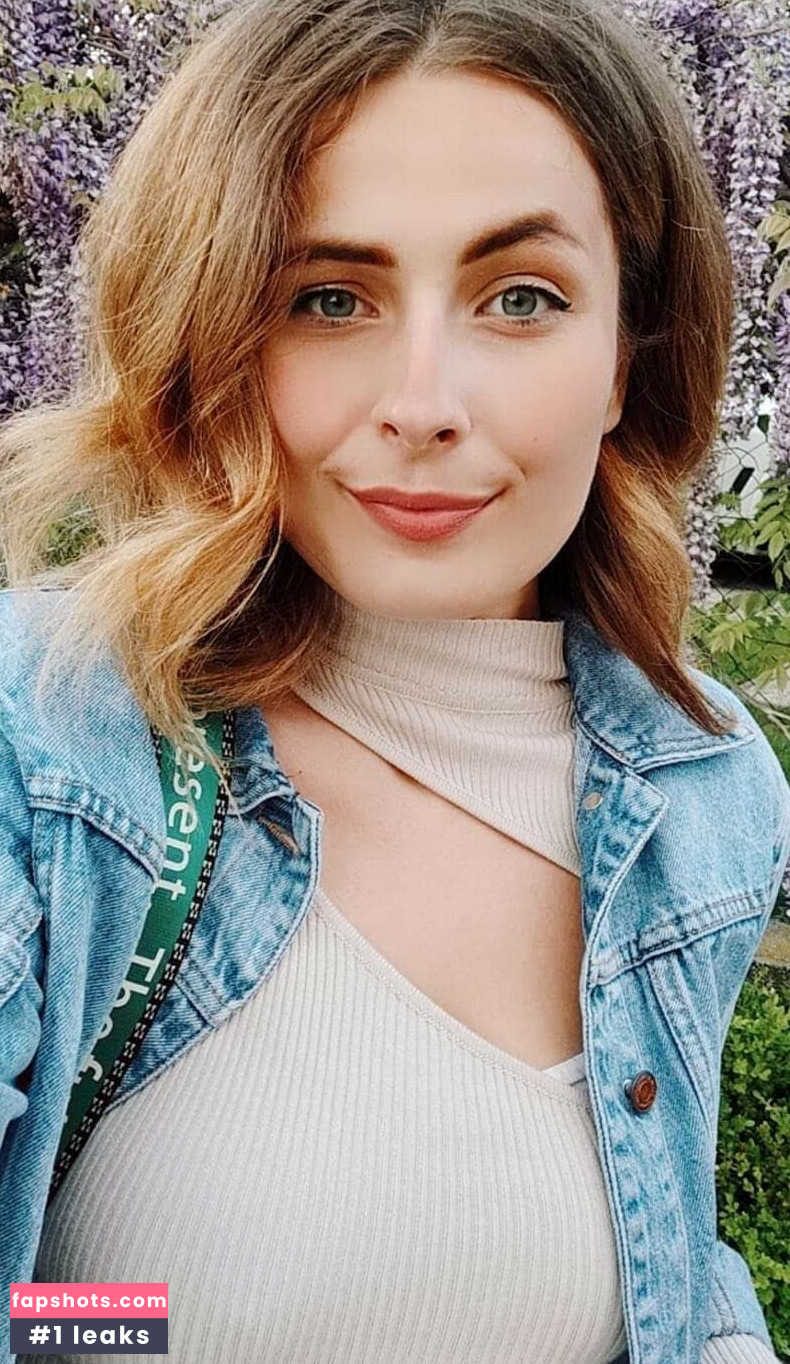 Michelle Bon gallery photo #31