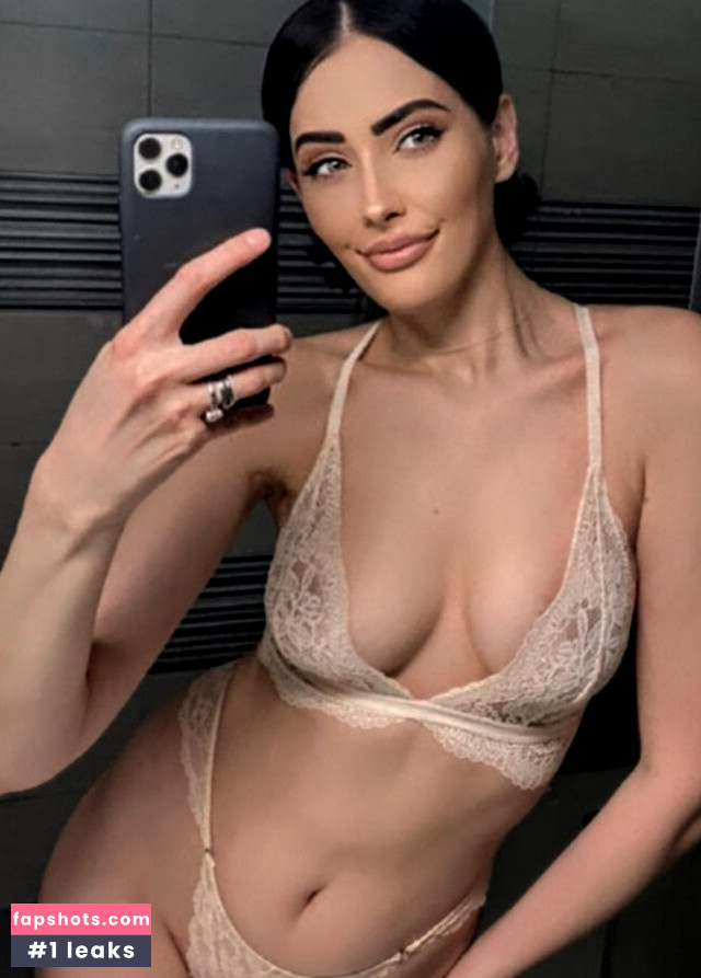 Michelle Bon gallery photo #33