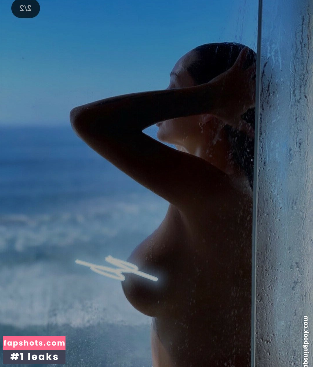 Michelle Constanza gallery photo #6