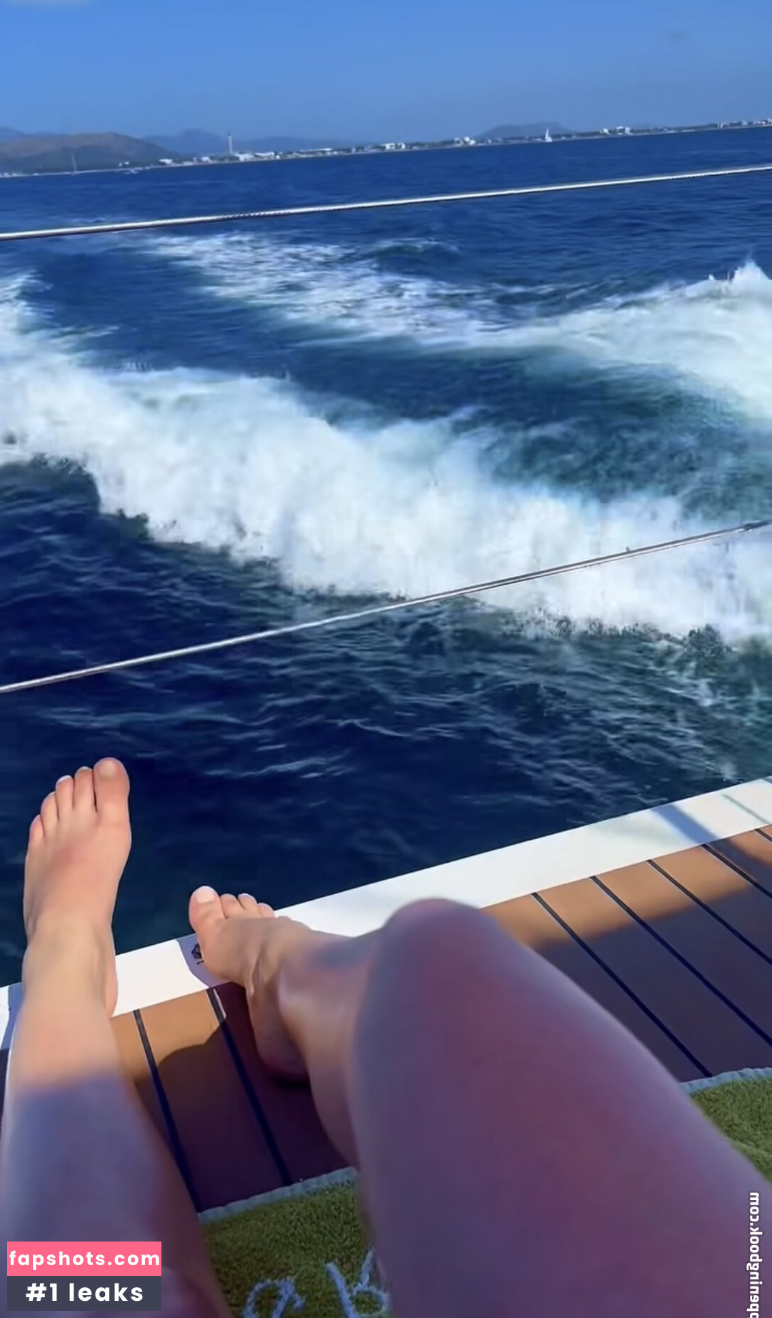 Michelle Czaja gallery photo #15