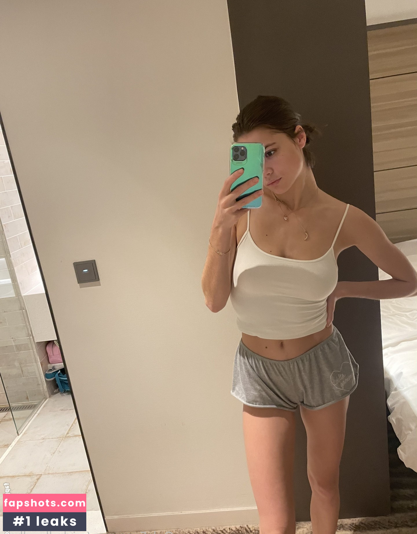 Michelle Ellyse Schlaman gallery photo #53