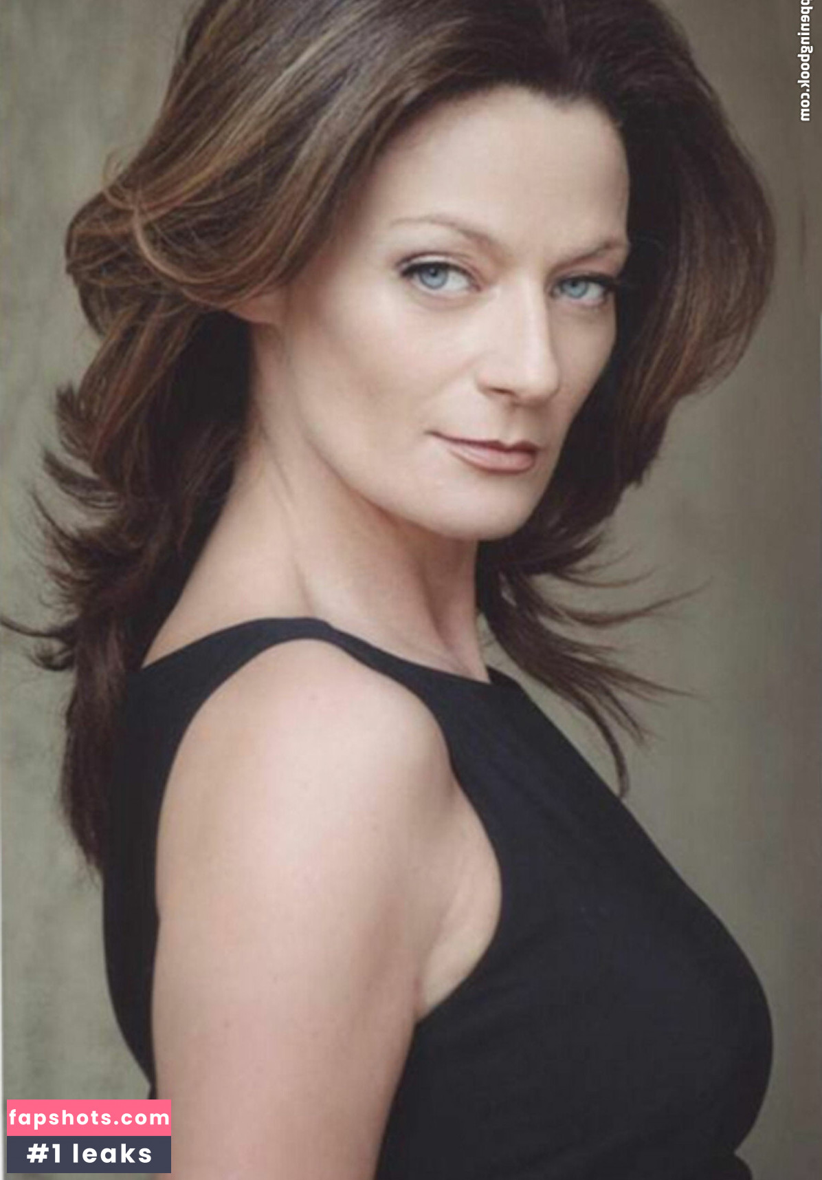 Michelle Gomez gallery photo #24