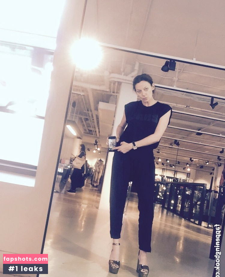 Michelle Gomez gallery photo #29