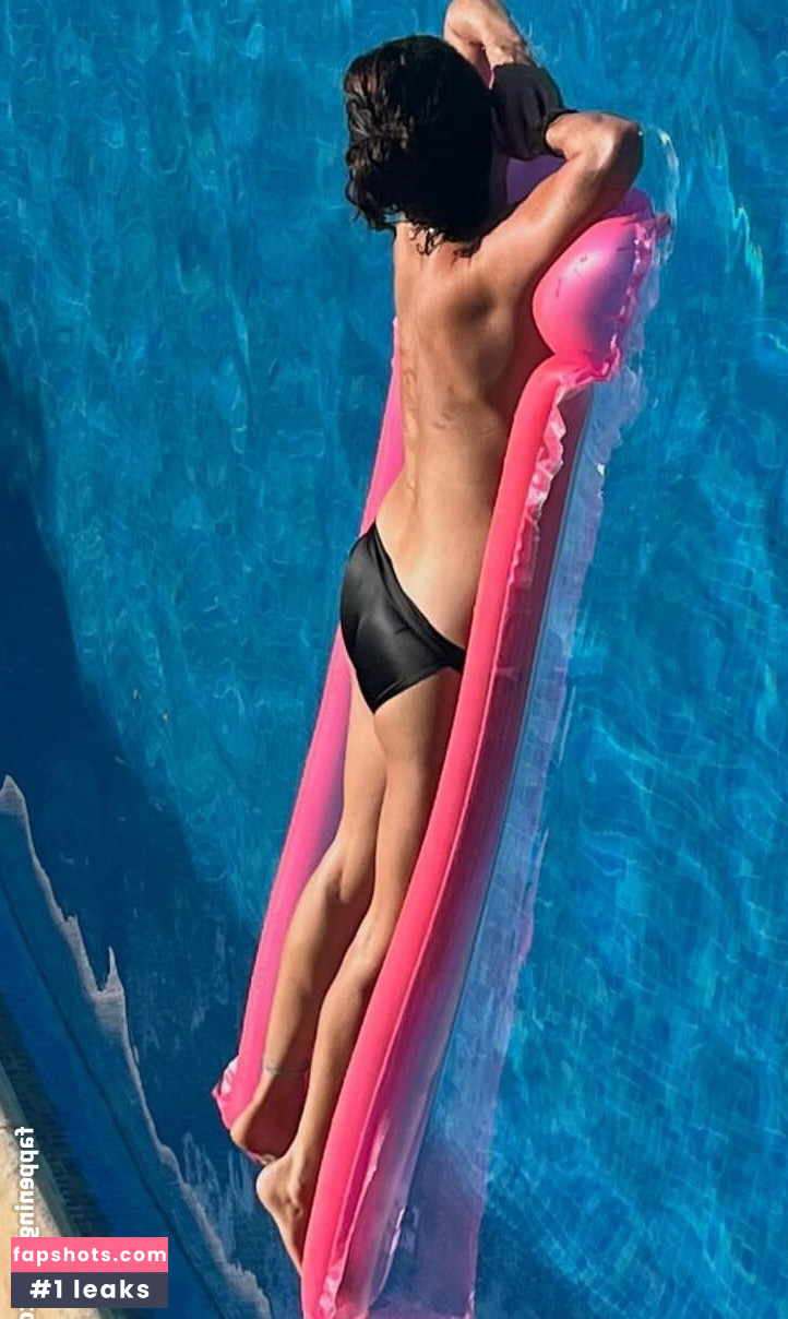 Michelle Gomez gallery photo #4