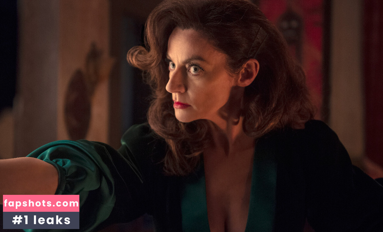 Michelle Gomez gallery photo #34