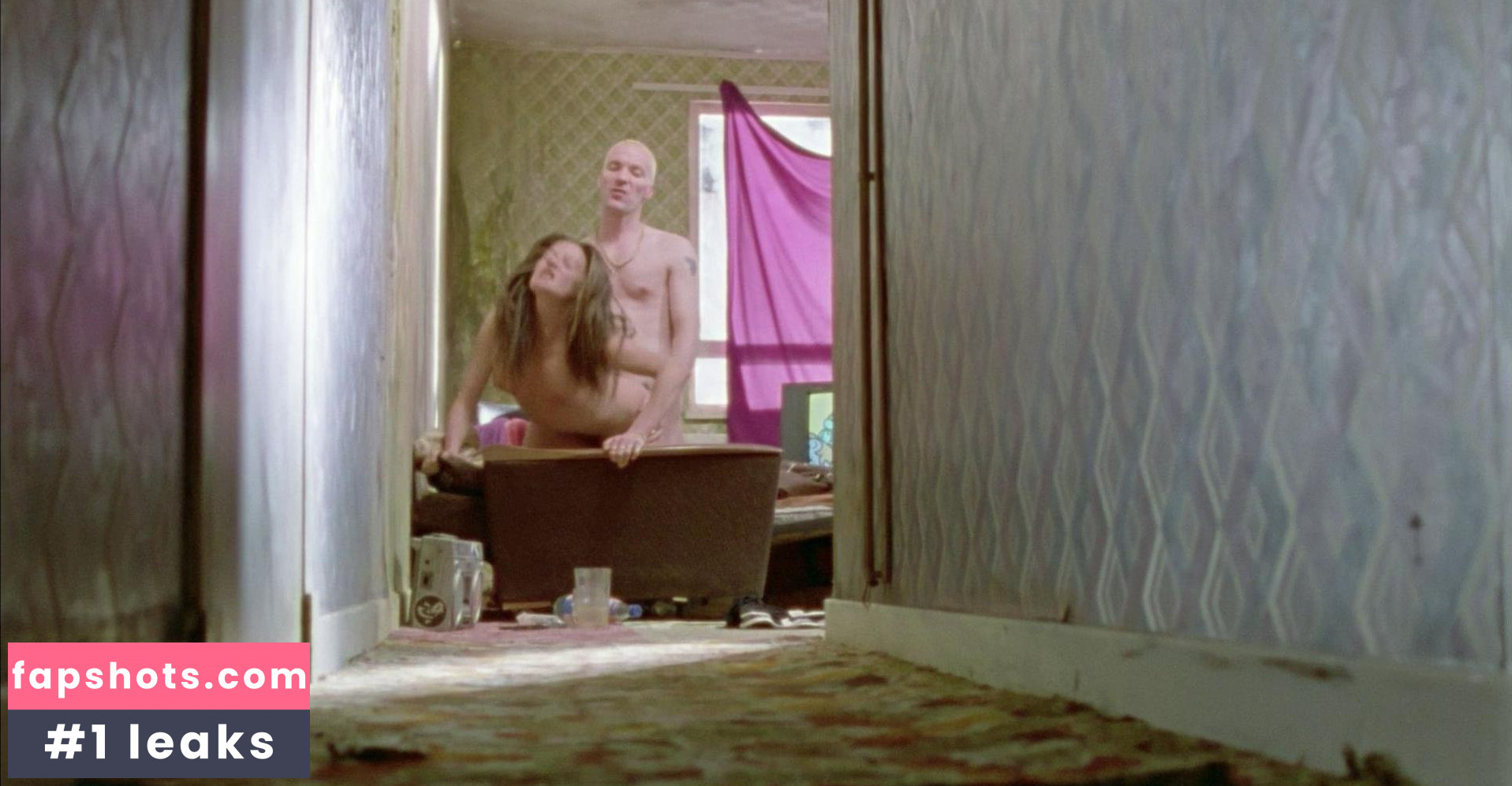 Michelle Gomez gallery photo #54