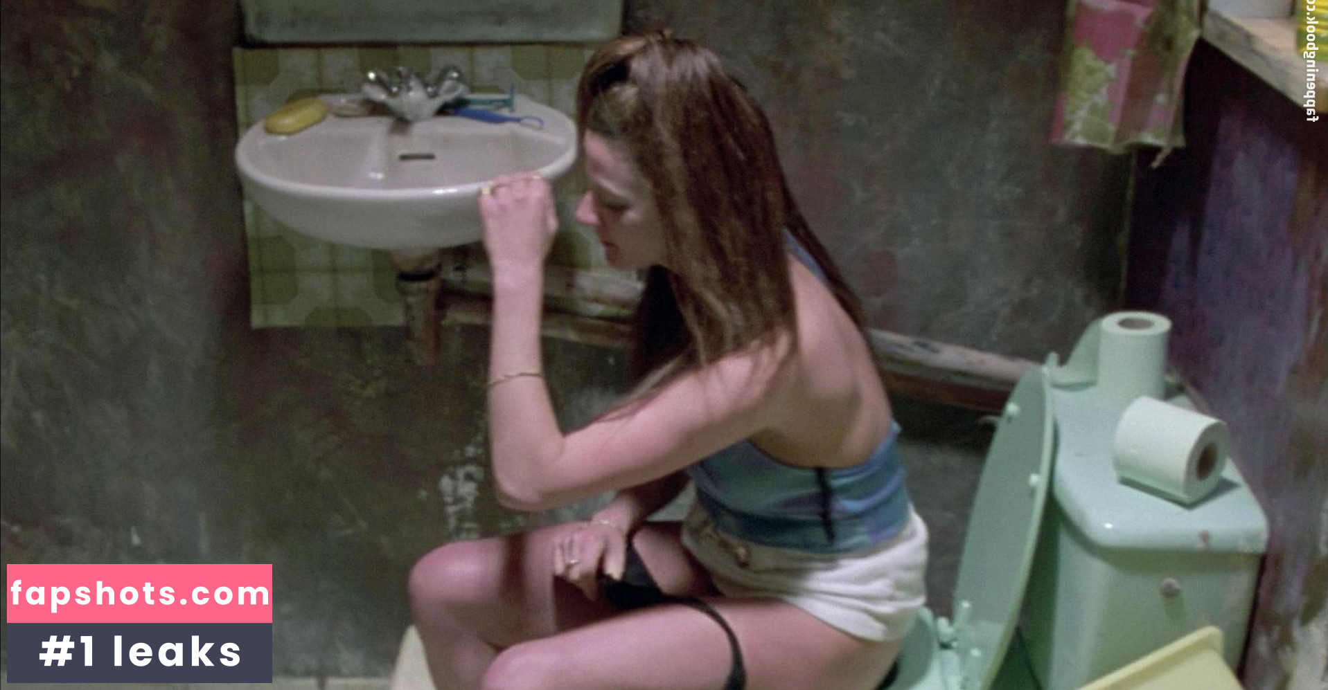 Michelle Gomez gallery photo #62