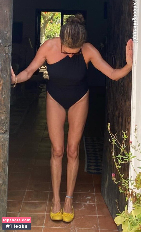 Michelle Gomez gallery photo #10