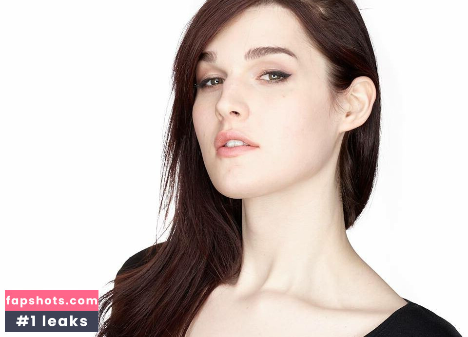 Michelle Hendley gallery photo #5