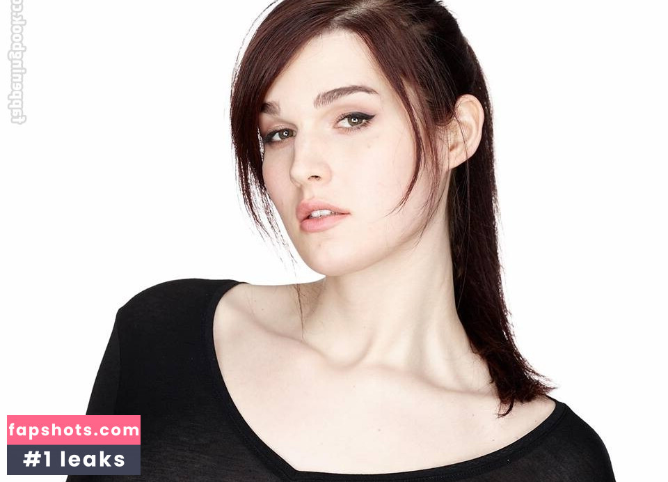 Michelle Hendley gallery photo #6