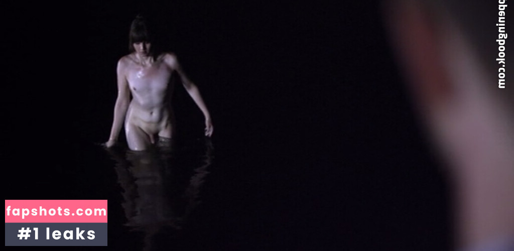 Michelle Hendley gallery photo #9