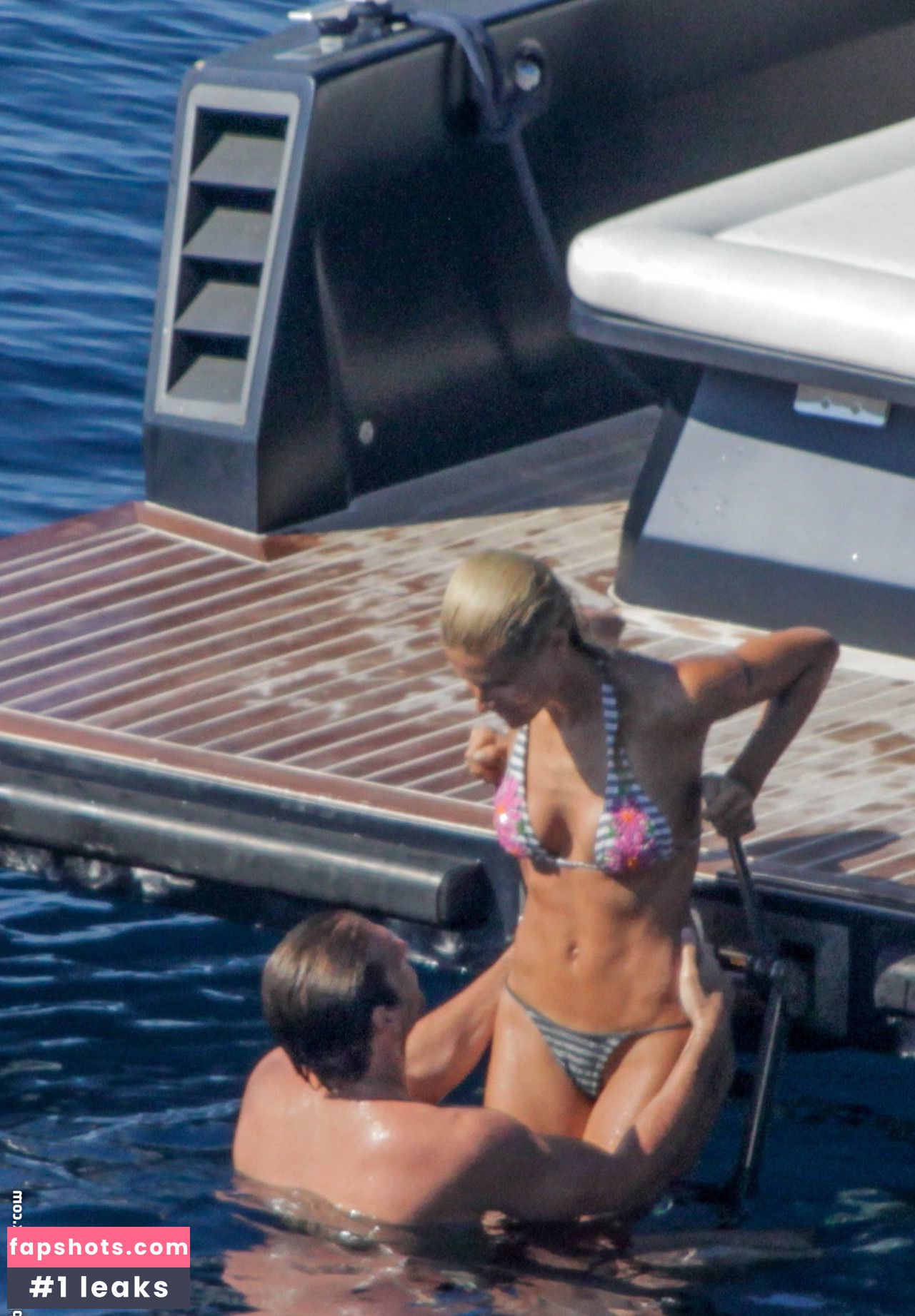 Michelle Hunziker gallery photo #370