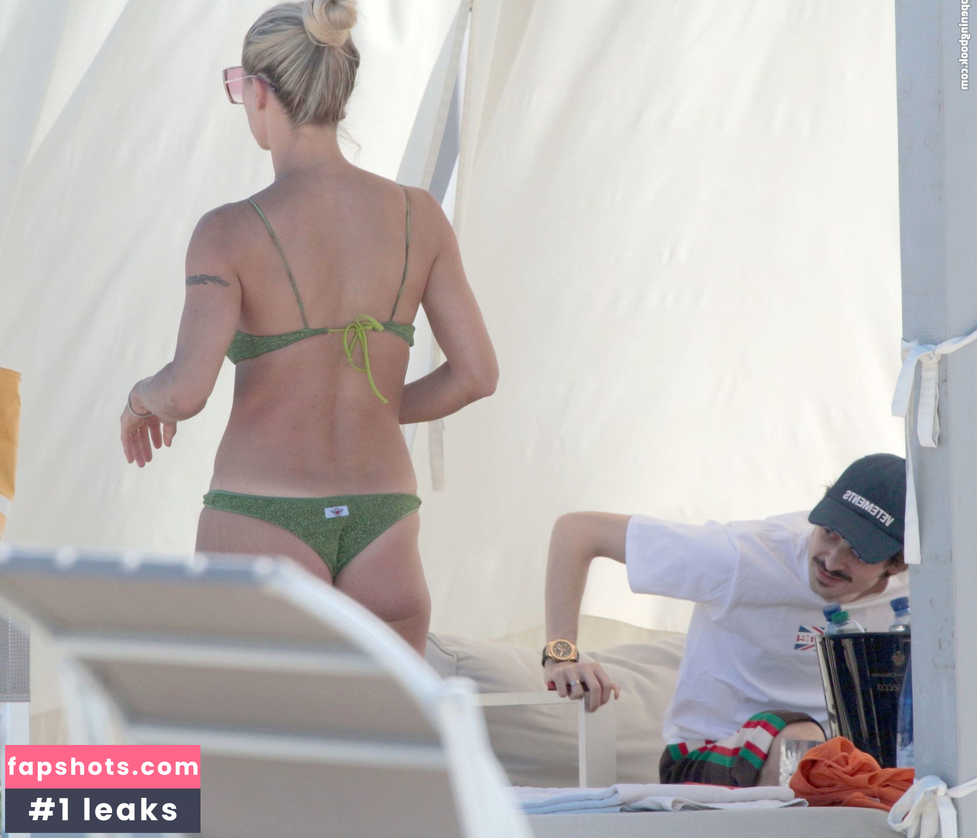 Michelle Hunziker gallery photo #423