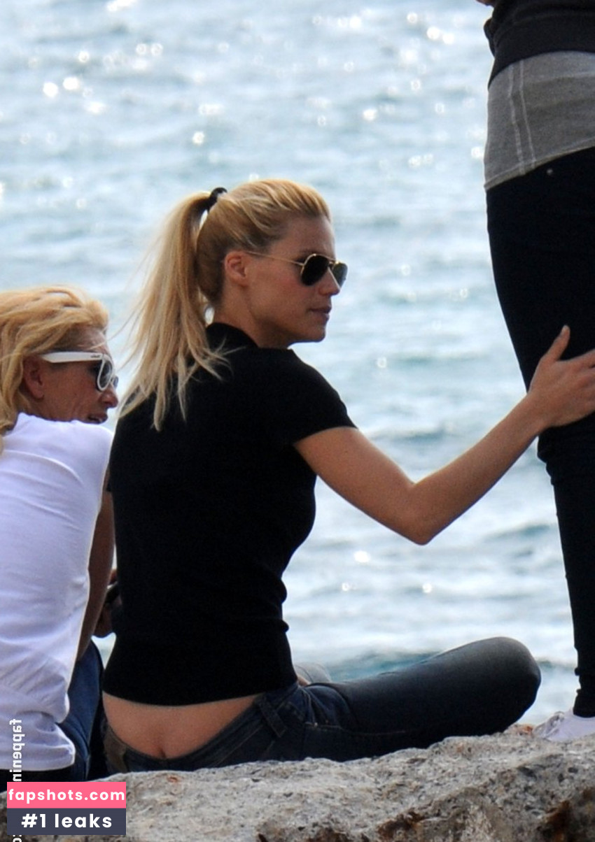 Michelle Hunziker gallery photo #609