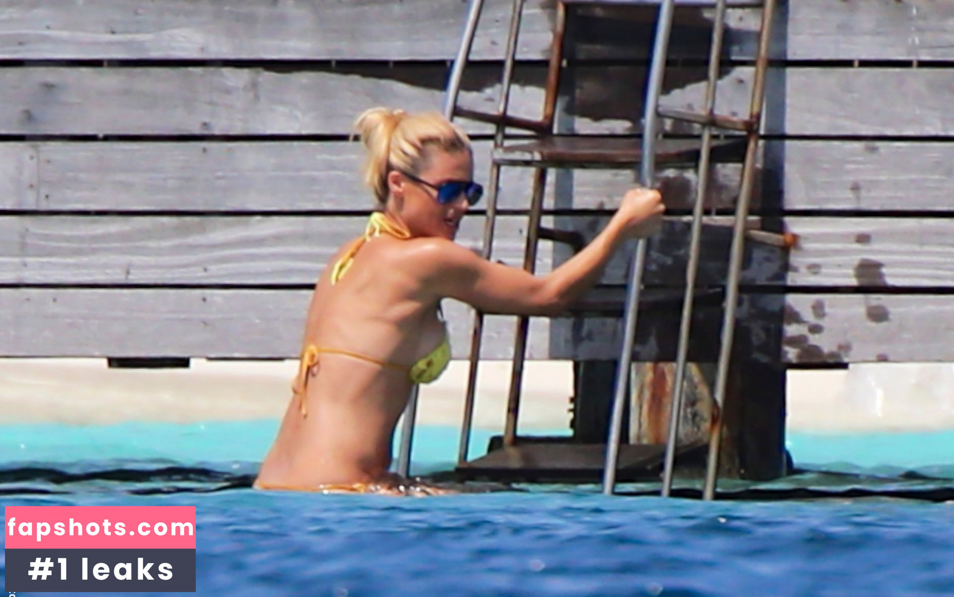 Michelle Hunziker gallery photo #724