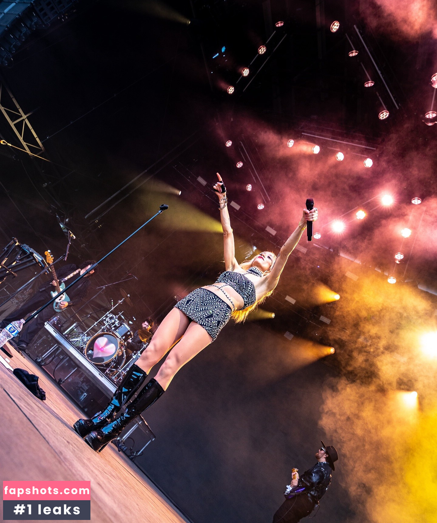 Michelle Joy gallery photo #14