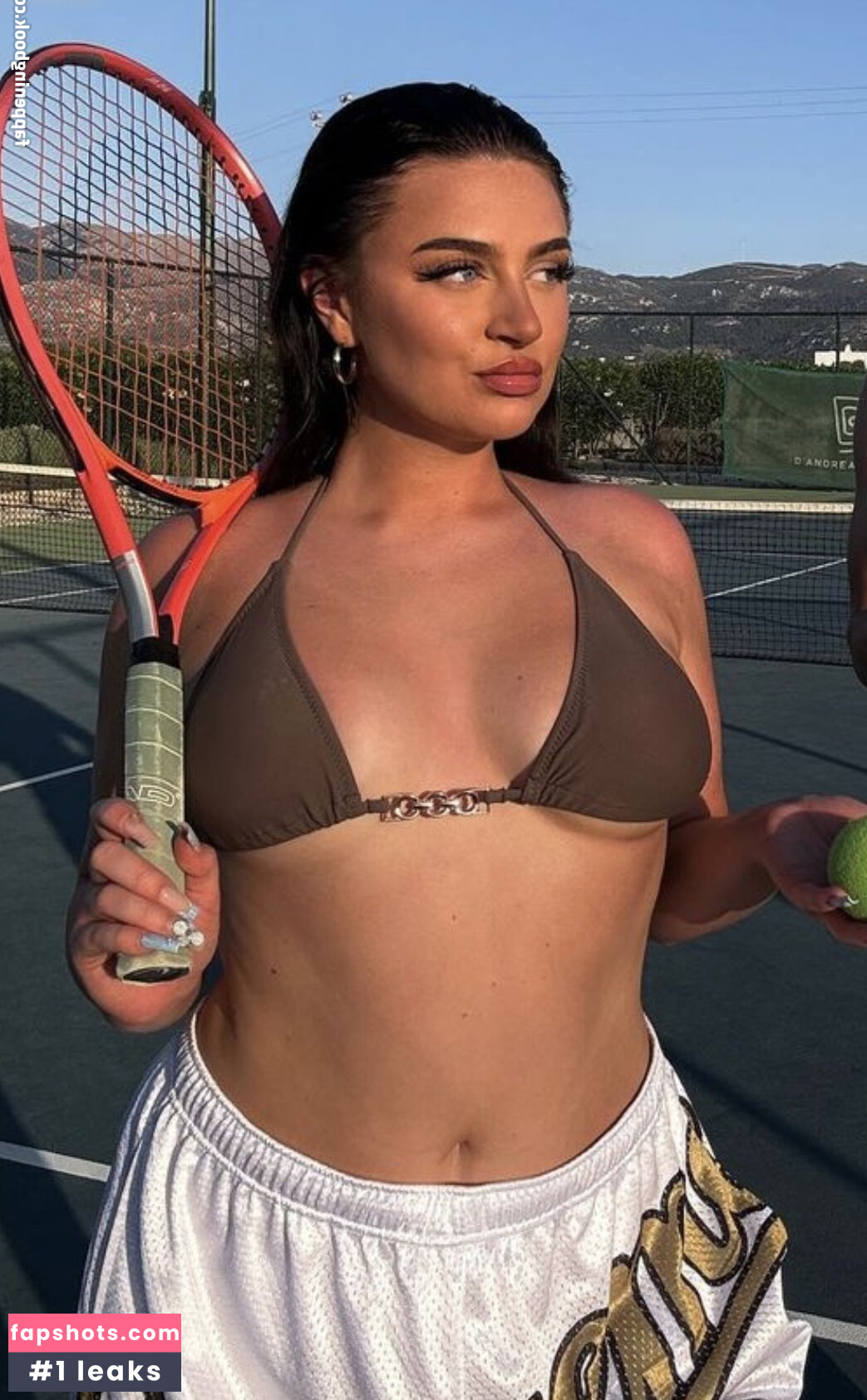 Michelle Knaub nude babe gallery