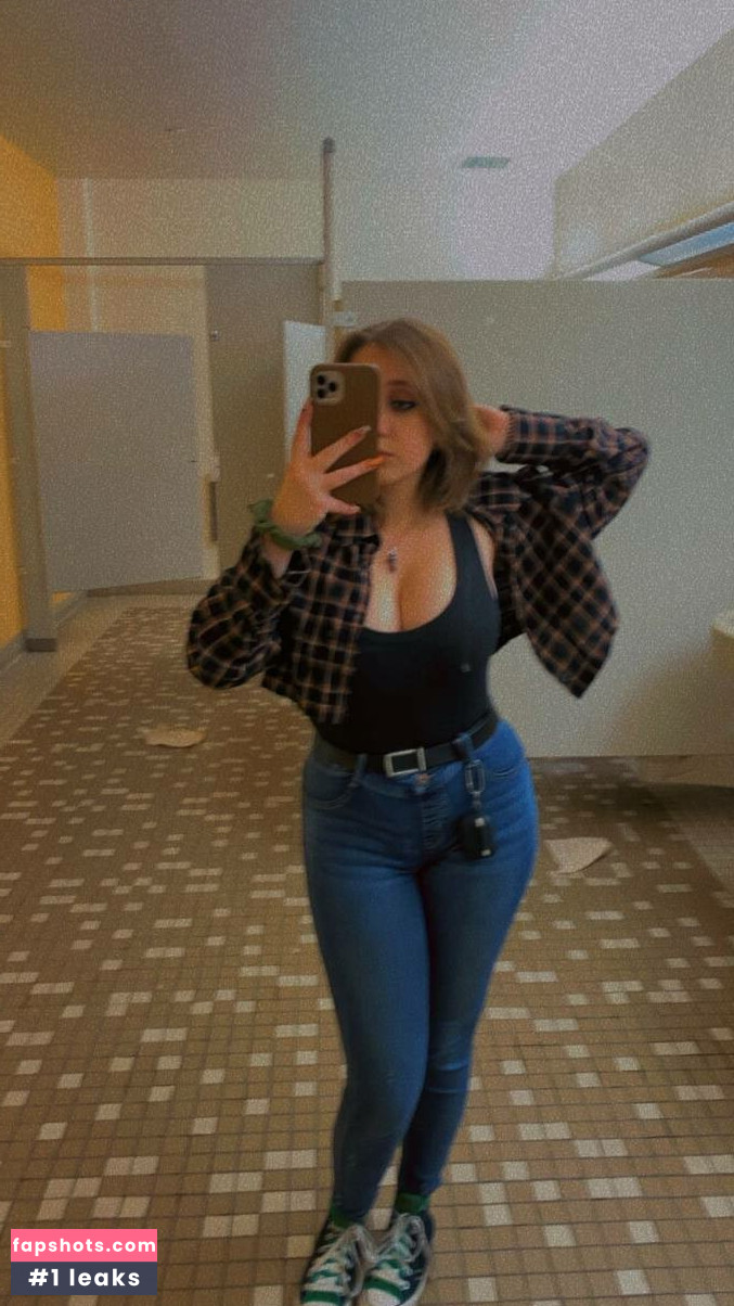 Michelle Kodryan gallery photo #9