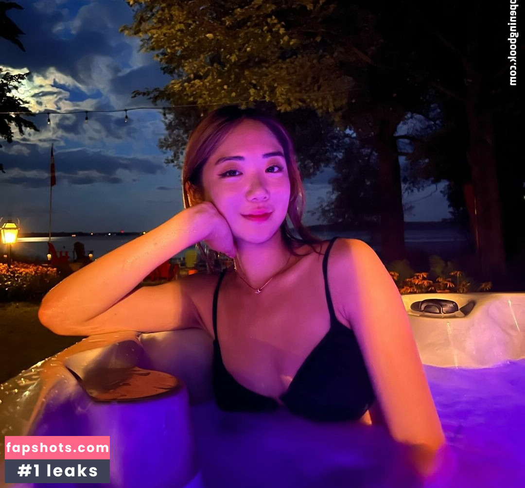 Michelle Kwon gallery photo #18