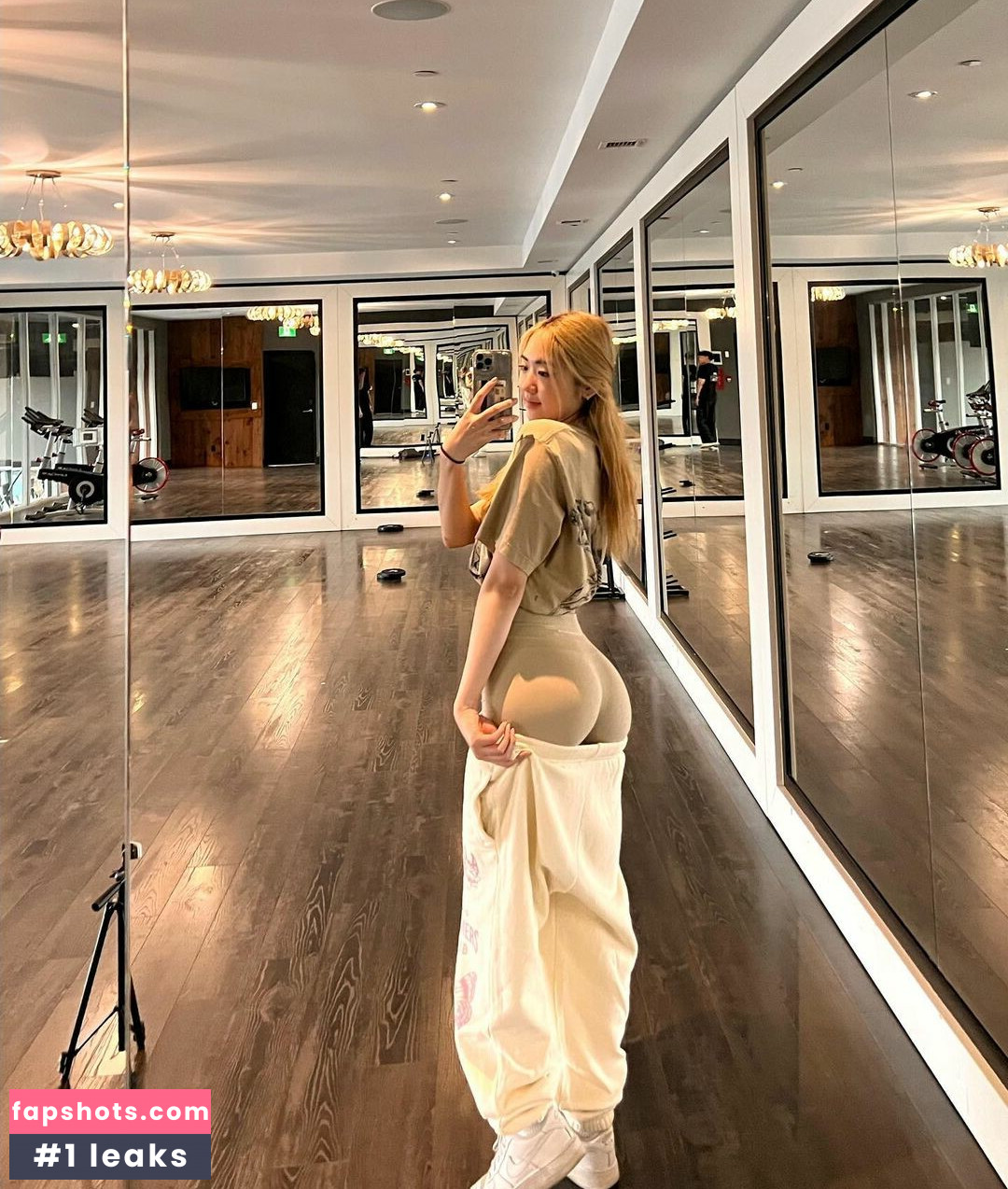 Michelle Kwon gallery photo #24