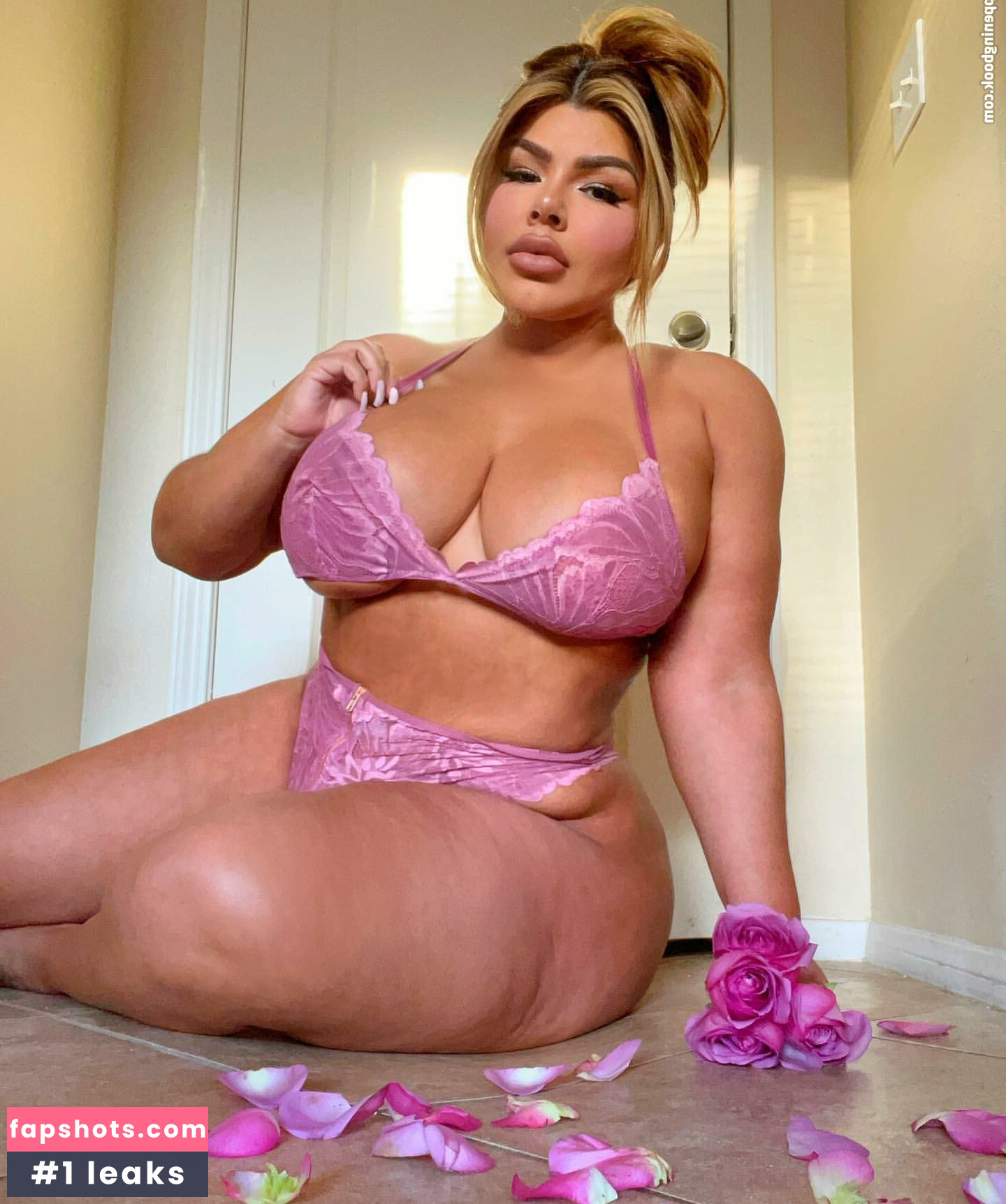 Michelle Mendez Nude Leaks OnlyFans Photos #7 - LeakJerk