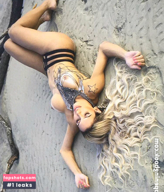 Michelle Mendonça Nude Leaks OnlyFans Photos #4 - LeakJerk