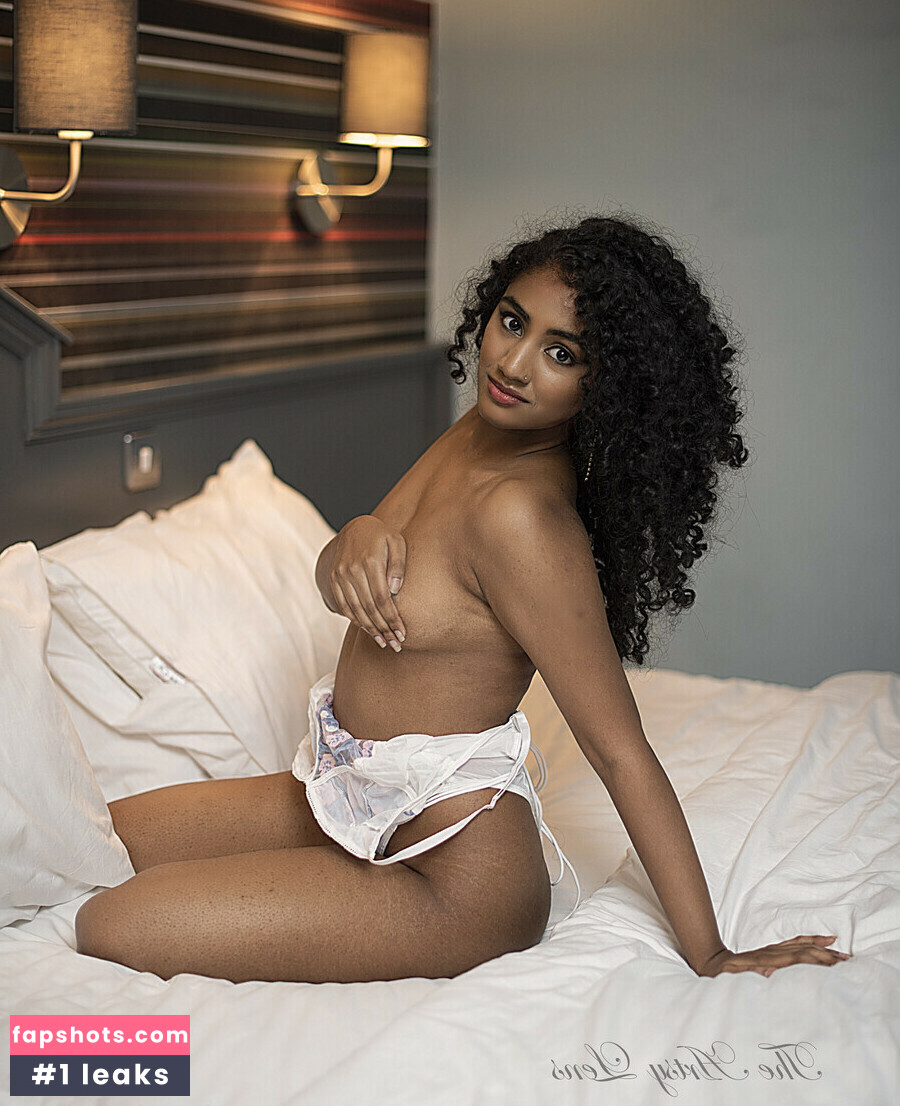 Michelle Modella gallery photo #5