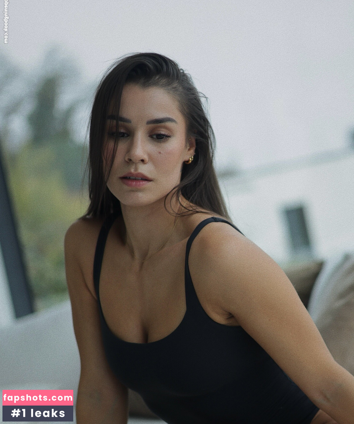 Michelle Timm nude babe gallery