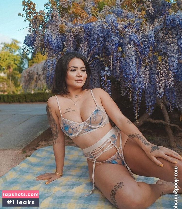 Michellen Cristina gallery photo #8