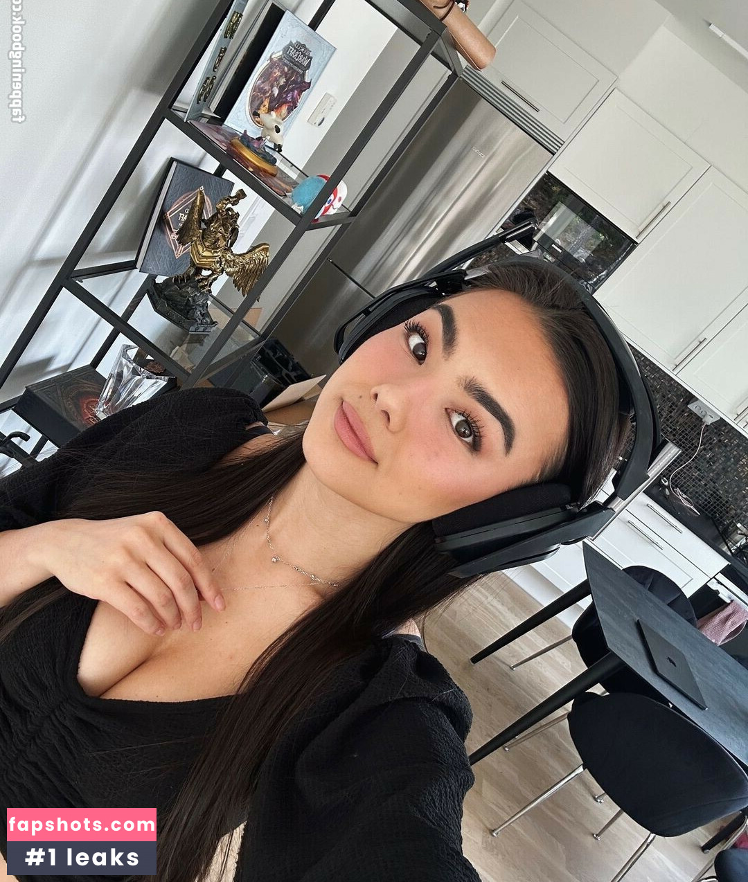 MichelleR gallery photo #21