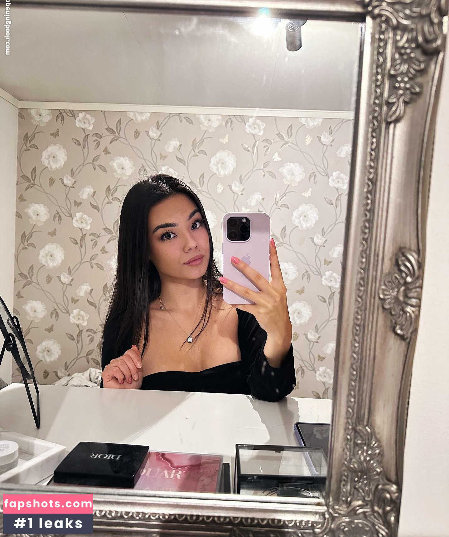 MichelleR gallery photo #29