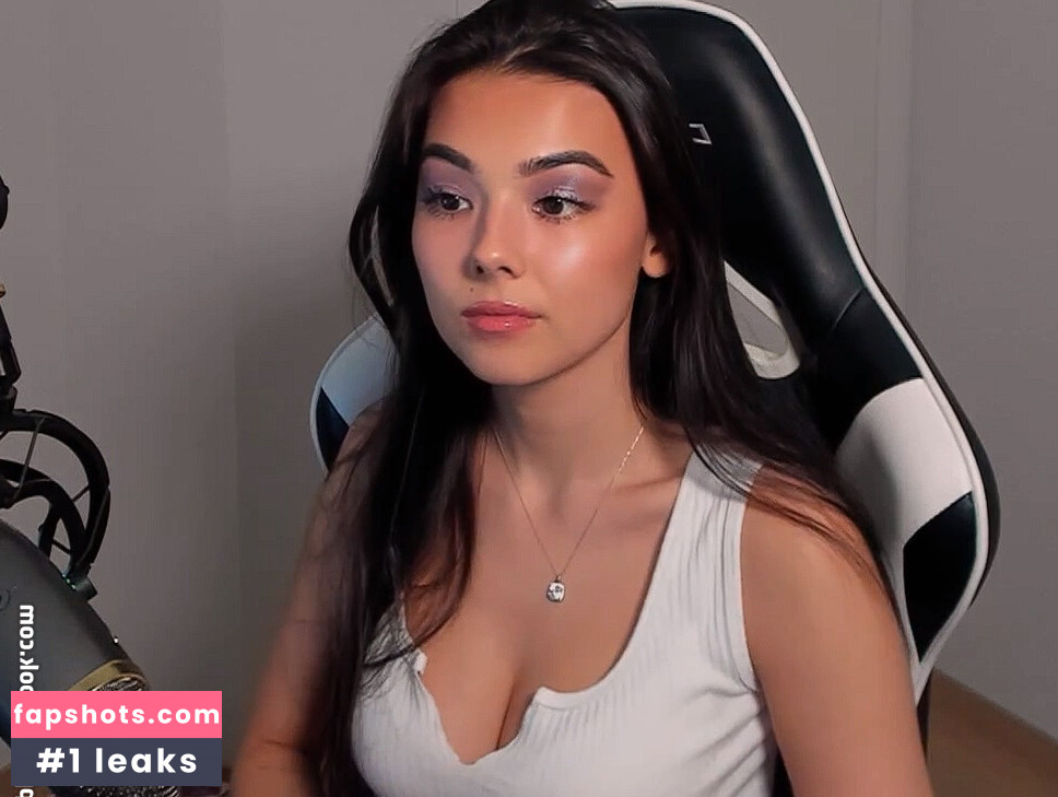 MichelleR gallery photo #44