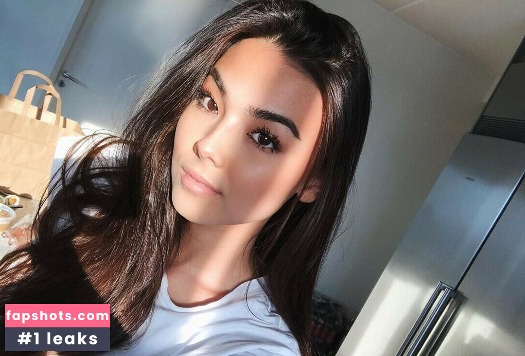 MichelleR gallery photo #45