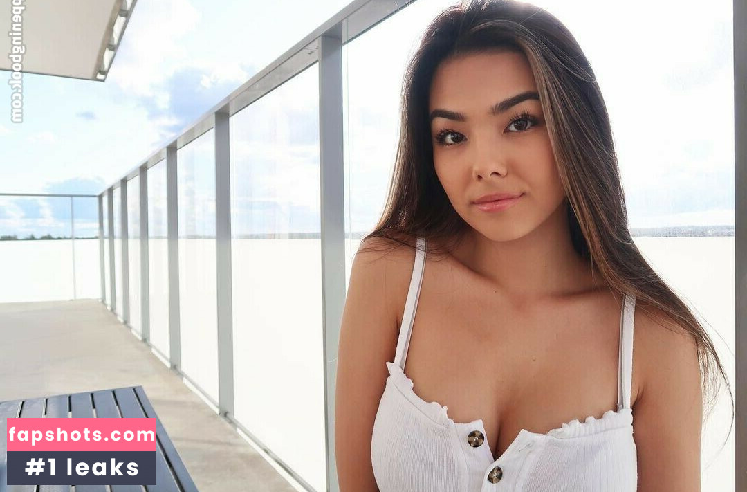 MichelleR gallery photo #48