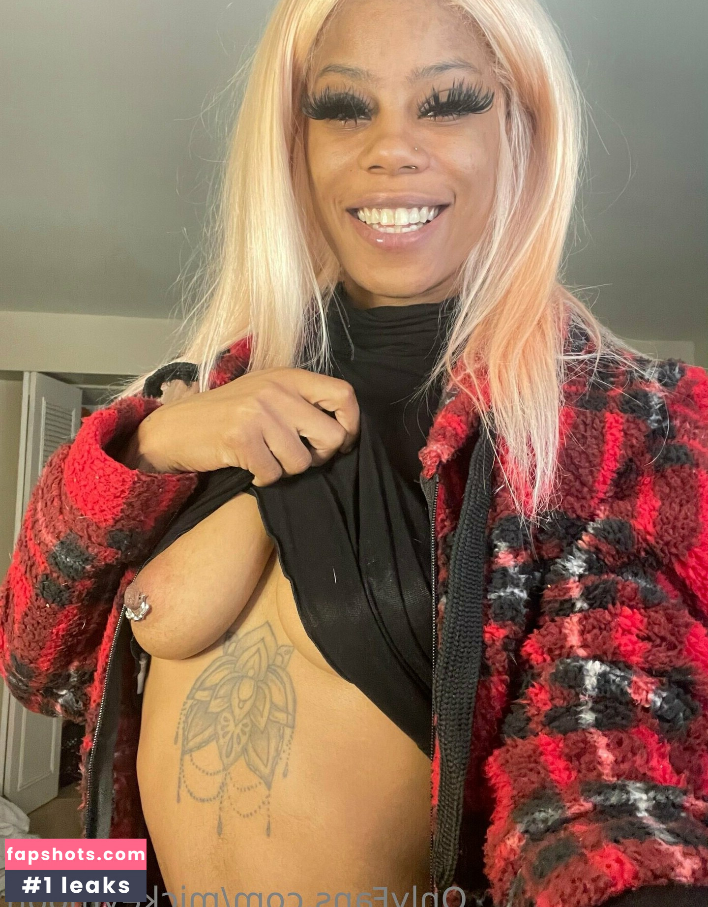 mickeymooh nude babe gallery